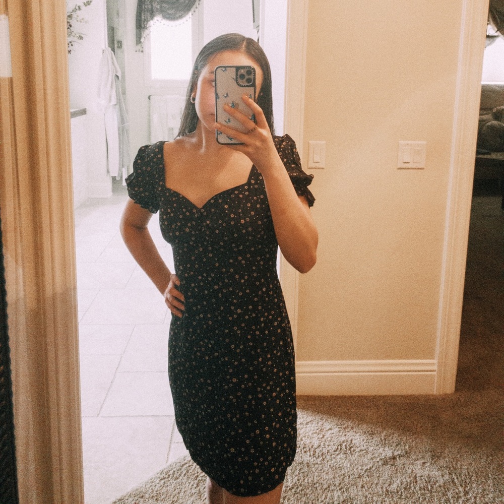 SOLD princess polly👑— black & cream mini dress!!